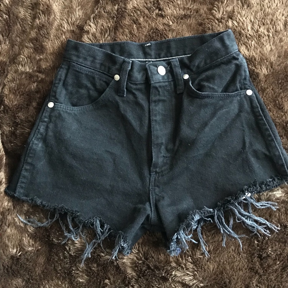Vintage high waisted black shorts